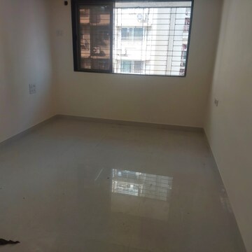 Room in 2 BHK Apartment at Goregaon Vivan, Goregaon West – for Rent