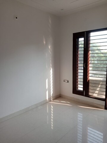 Room in 2 BHK Independent House at Omaxe New Chandigarh, North Mullanpur – for Rent