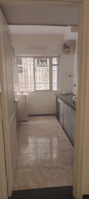 Bathroom in 3 BHK Apartment at Shikha Apartment, Pali Hill – for Rent