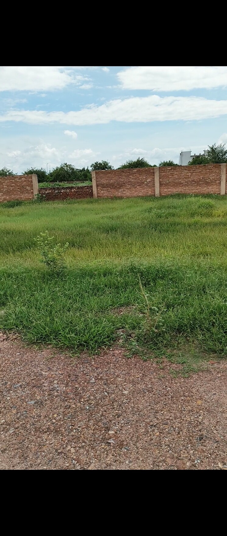 undefined, chhatikara  204 Sq.Yd. Plot In Chhatikara Vrindavan 8240870