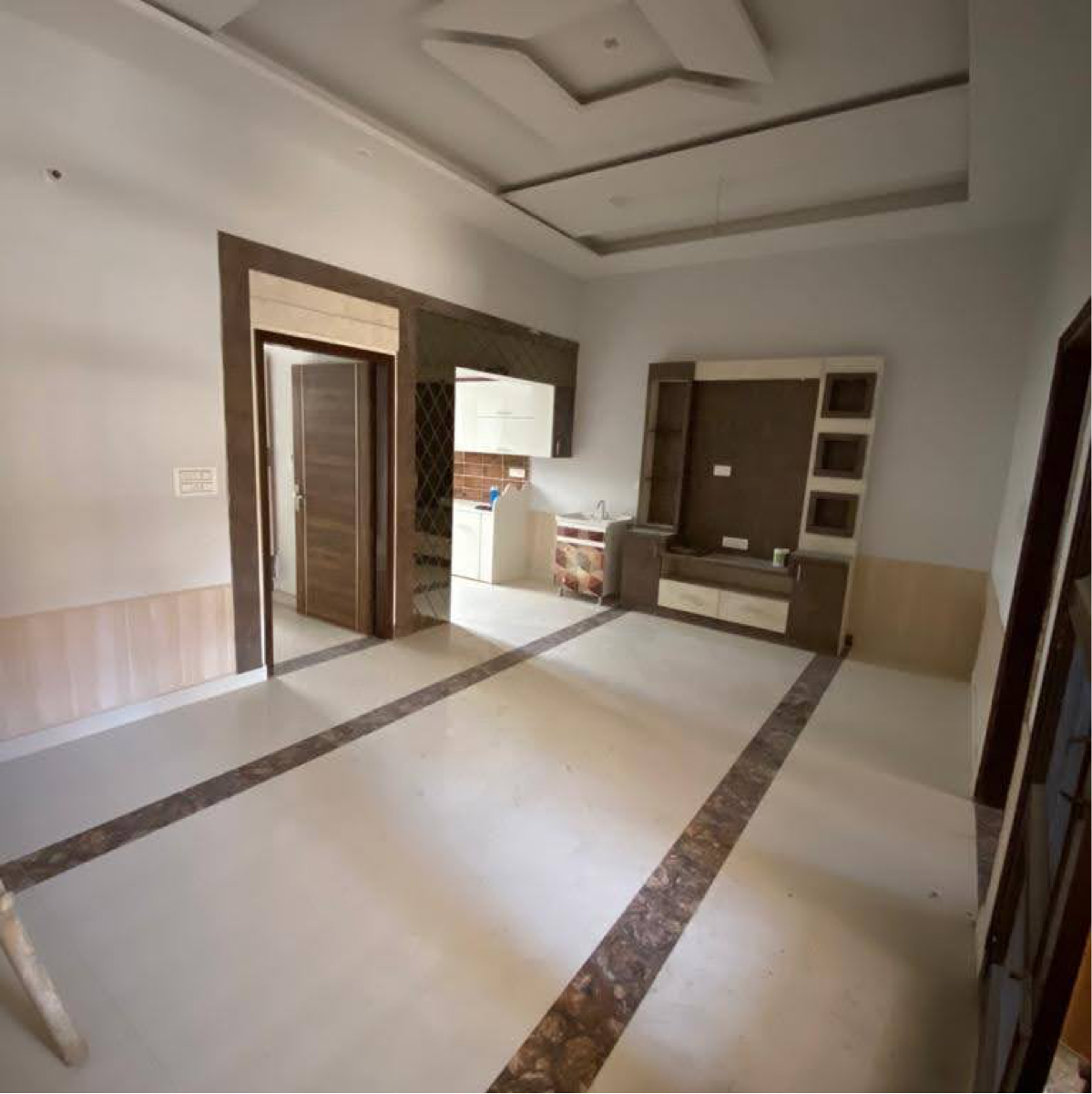 Retail Shop For Sale in Gee Associates 