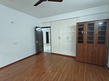 Room in 3 BHK Builder Floor at Omaxe Silver Birch, North Mullanpur – for Rent