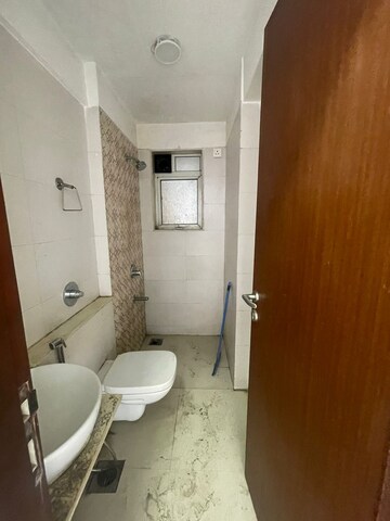 2 BHK Apartment For Rent in The Heights, Andheri East
