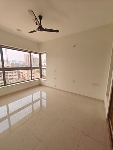 Master Bedroom in 2 BHK Apartment at Kalpataru Paramount, Kapur Bawdi – for Rent