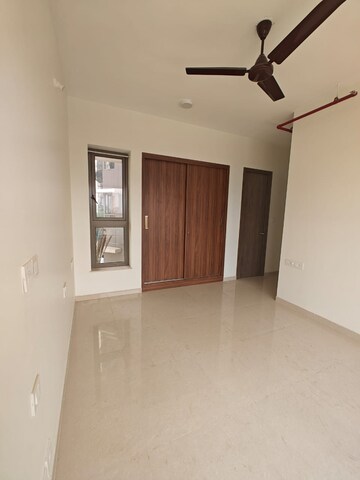Master Bedroom in 2 BHK Apartment at Kalpataru Paramount, Kapur Bawdi – for Rent