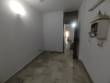 Room in 2 BHK Builder Floor at Malviya Nagar – for Rent