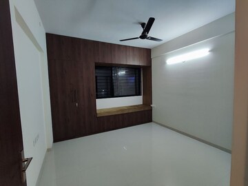 Room in 2 BHK Apartment at Pride Pegasus, Hennur Road – for Rent