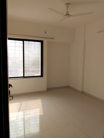 Room in 2 BHK Apartment at PGD Pinnacle, Mundhwa – for Rent