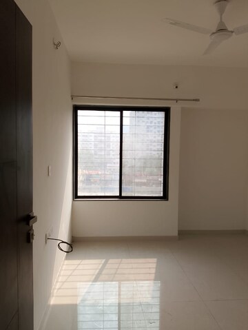 Room in 2 BHK Apartment at PGD Pinnacle, Mundhwa – for Rent