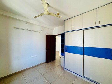 Room in 2 BHK Apartment at Bhartiya Nikoo Homes Phase 2, Thanisandra Main Road – for Rent