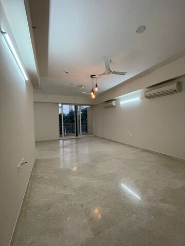 Room in 3 BHK Apartment at DLF The Ultima, Sector 81 – for Rent