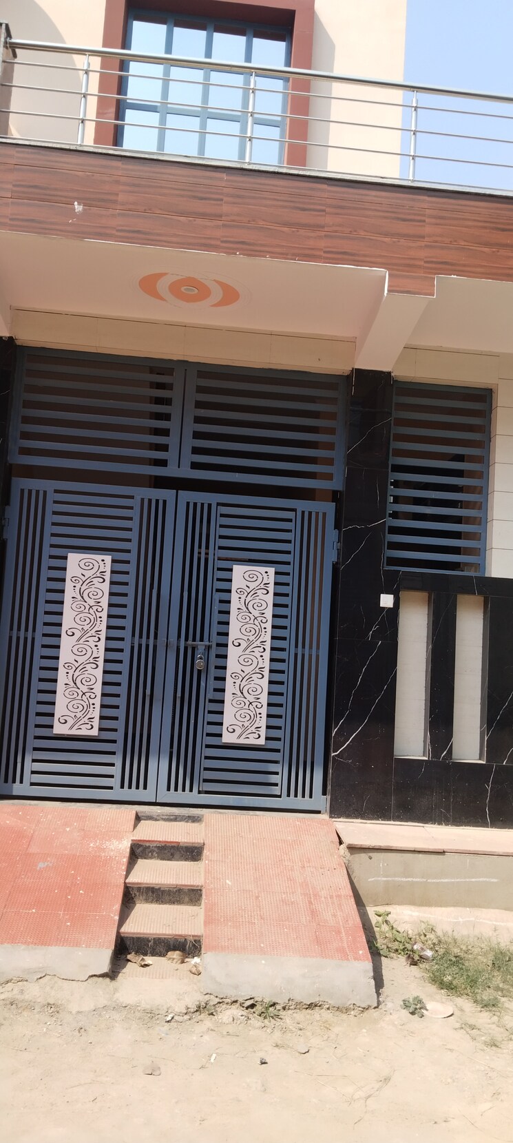 Exterior View, new-friends-colony 4 Bedroom 72 Sq.Yd. Independent House In Sanjay Nagar Ghaziabad 8241088