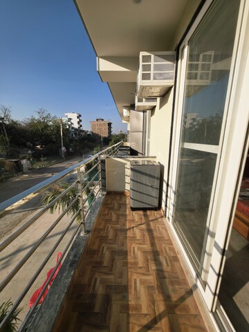 Balcony in 2 BHK Builder Floor at Sushant Lok 2, Sector 57 – for Rent