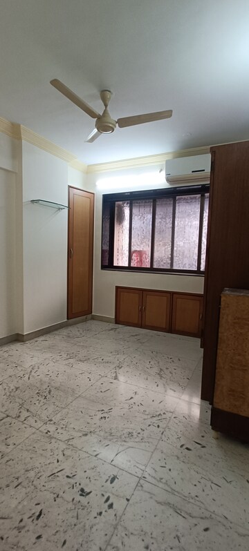 Room in 2 BHK Apartment at Krishna Galaxy Santacruz, Santacruz East – for Rent