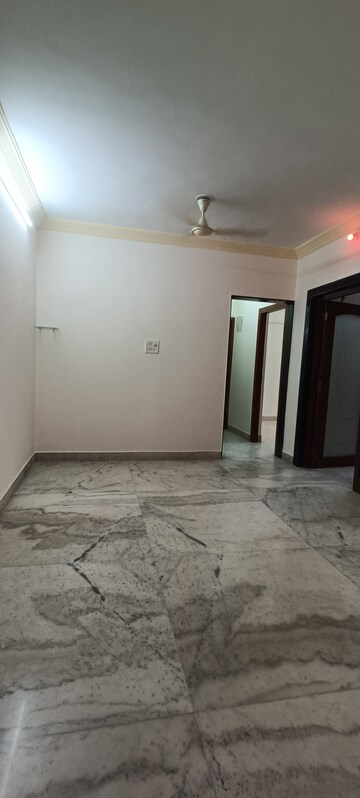 Room in 2 BHK Apartment at Krishna Galaxy Santacruz, Santacruz East – for Rent