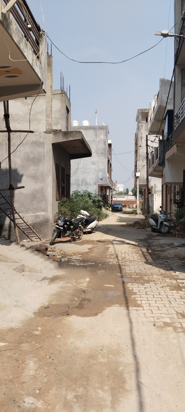 Exterior View, new-friends-colony 3.5 Bedroom 100 Sq.Yd. Independent House In Sanjay Nagar Ghaziabad 8241110