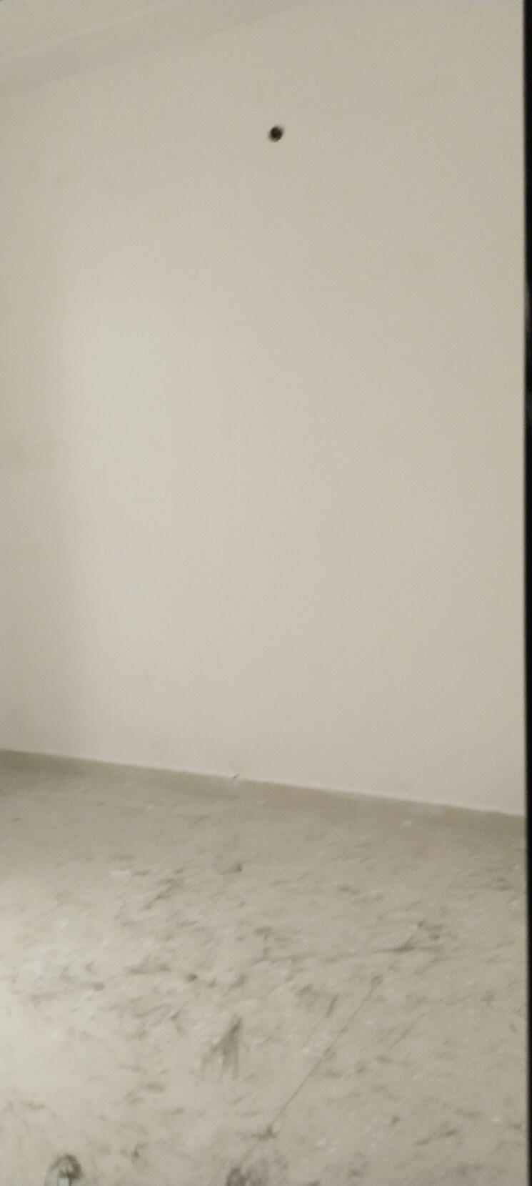 Room, new-friends-colony 3.5 Bedroom 100 Sq.Yd. Independent House In Sanjay Nagar Ghaziabad 8241110