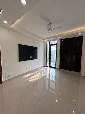 Room in 3.5 BHK Apartment at Atlantis CGHS, Sector 47 – for Rent