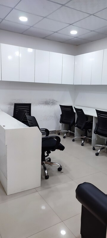  Office Space For Rent in Gaur City Mall, Sector 4, Greater Noida