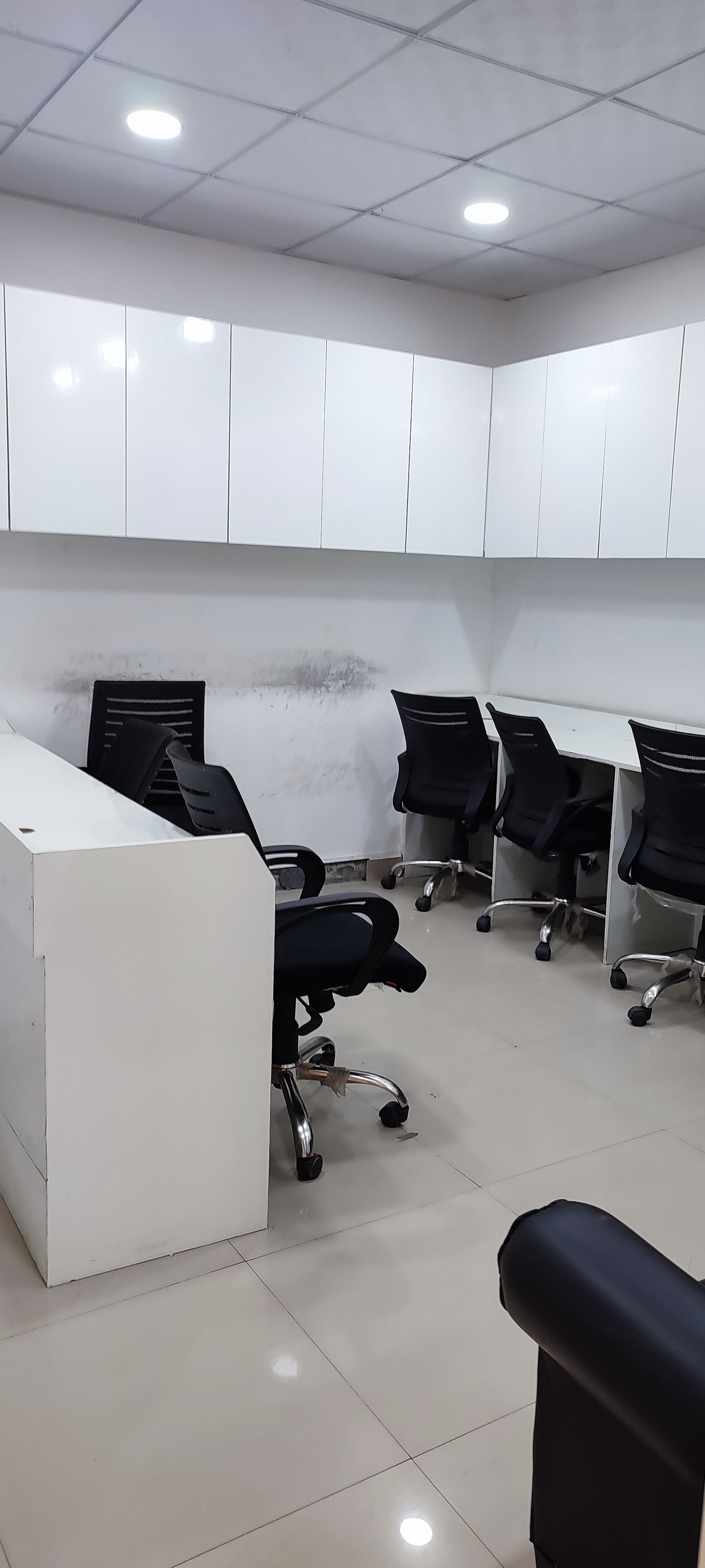 Office Space For Rent in Gaur City Mall