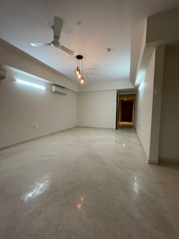 Room in 3 BHK Apartment at DLF The Ultima, Sector 81 – for Rent