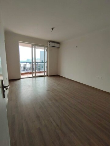 Room in 2 BHK Apartment at Godrej 101, Sector 79 – for Rent