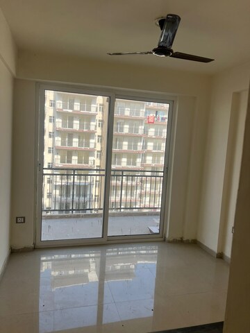 Room in 3 BHK Apartment at ROF Aalayas, Sector 102 – for Rent
