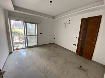 Room in 3 BHK Builder Floor at Sector 42 – for Sale