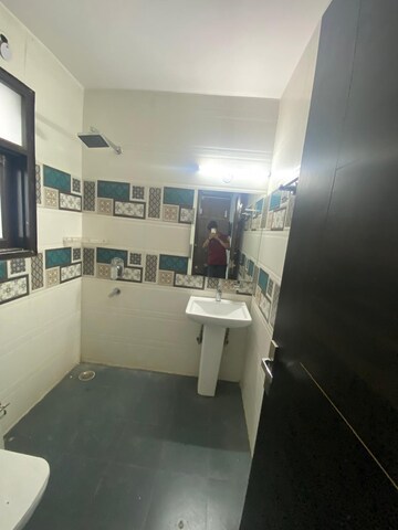 Team Area in 4 BHK Builder Floor at Tanvi villa, Sector 45 – for Rent