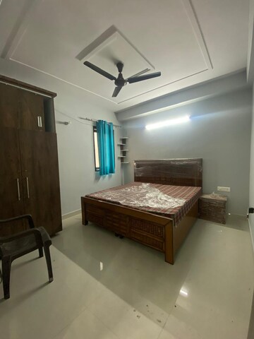 Living Room in 4 BHK Builder Floor at Tanvi villa, Sector 45 – for Rent