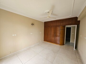 Room in 3 BHK Apartment at BPTP Park Prime, Sector 66 – for Sale