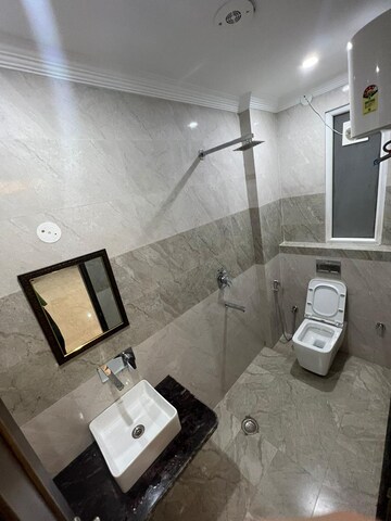 Bathroom in 2 BHK Builder Floor at Ardee City, Sector 52 – for Rent