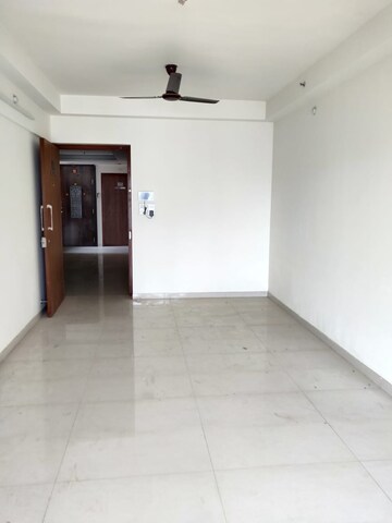 Room in 3 BHK Apartment at Godrej Prime, Chembur – for Rent