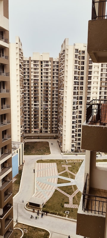 2 BHK Apartment – Exterior View View at Amrapali Golf Homes, Sector 4, Greater Noida - for Sale
