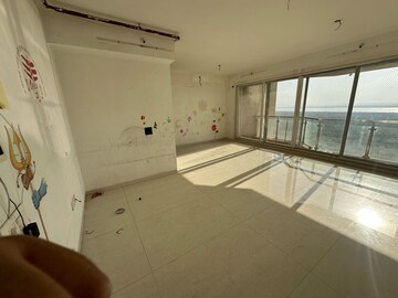 Room in 3 BHK Apartment at Satyam Imperial Heights, Ghansoli – for Rent