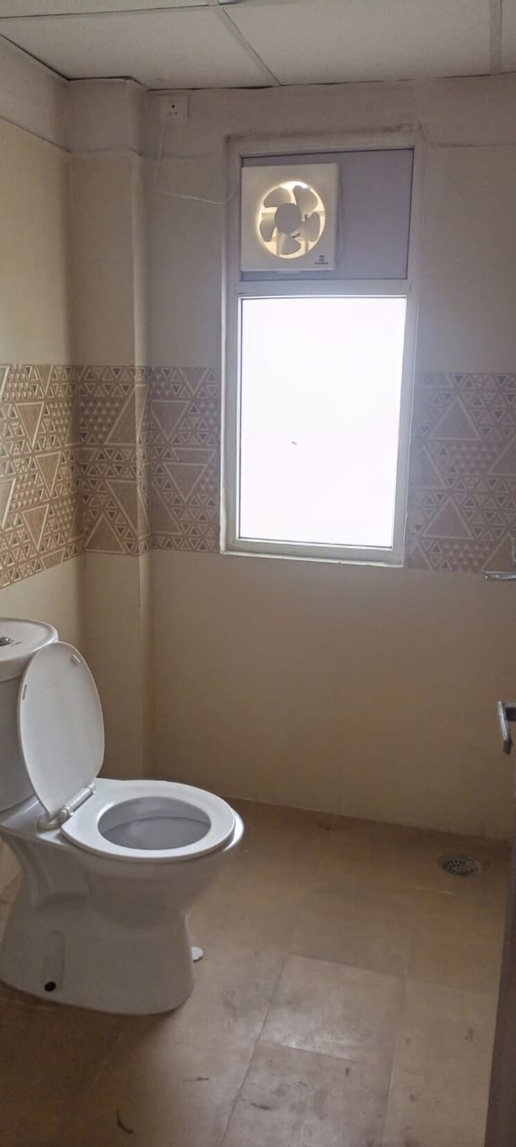 Bathroom, amrapali-golf-homes 3 Bedroom 1115 Sq.Ft. Apartment In Sector 4 Greater Noida Greater Noida 8241312