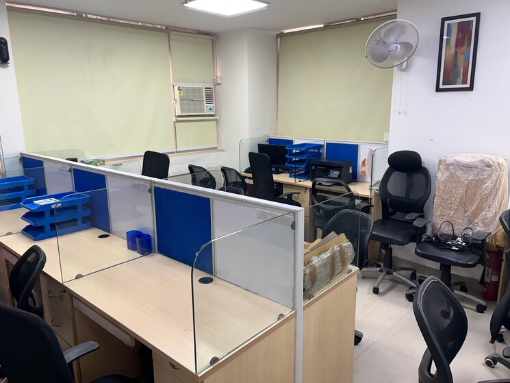 Team Area, connaught place Commercial Office Space 750 Sq.Ft. In Connaught Place Delhi 8241330