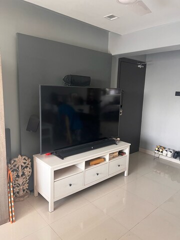 Bedroom in 2 BHK Apartment at Serenity Complex, Andheri West – for Rent