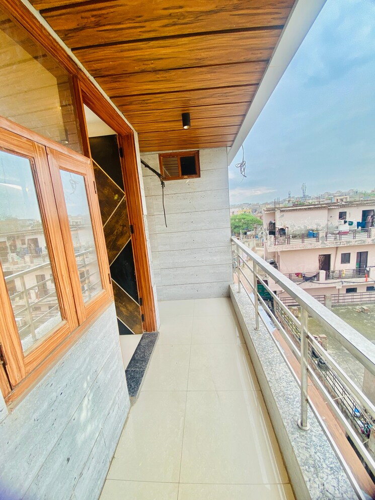 Balcony, dwarka mor 3 Bedroom 850 Sq.Ft. Builder Floor In Dwarka Mor Delhi 8241350