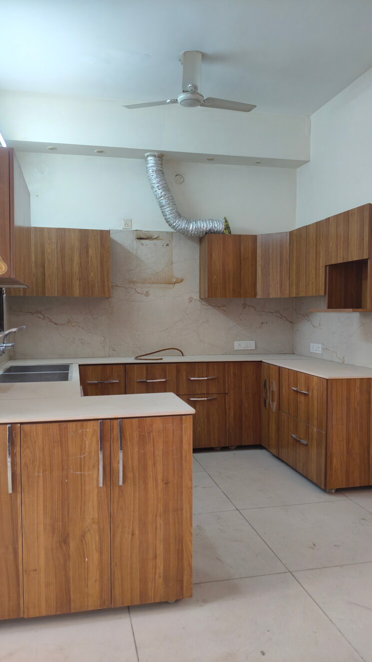 Kitchen, ambala highway 3 Bedroom 250 Sq.Yd. Apartment In Ambala Highway Zirakpur 8241360