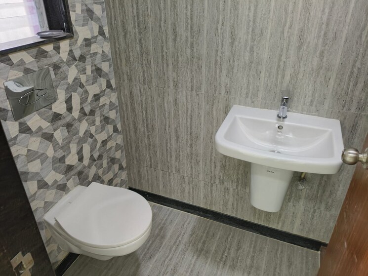 Bathroom, new-india-himalaya 3 Bedroom 1450 Sq.Ft. Apartment In Andheri East Mumbai 8241355