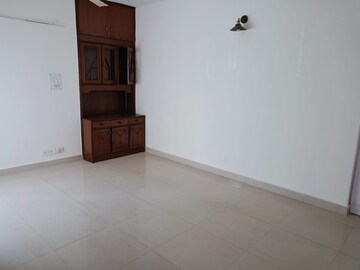Room in 3 BHK Apartment at Vasant Kunj – for Sale
