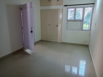 Room in 3 BHK Apartment at Vasant Kunj – for Sale
