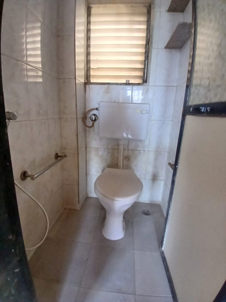 Bathroom, vasant-leela-complex 1 Bedroom 450 Sq.Ft. Apartment In Vijay Nagari Thane 8241409
