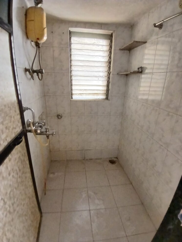 Bathroom, vasant-leela-complex 1 Bedroom 450 Sq.Ft. Apartment In Vijay Nagari Thane 8241409