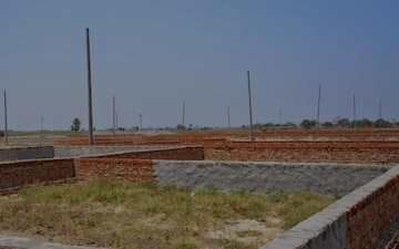 Plot For Sale in Gn Swarn Nagri