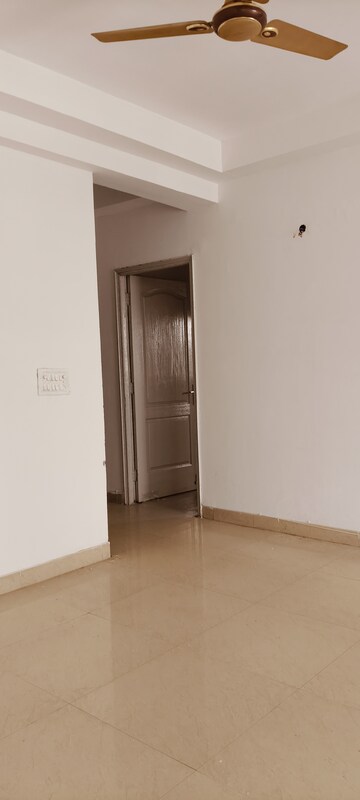 Room in 3 BHK Apartment at Gardenia Golf City, Sector 75 – for Sale