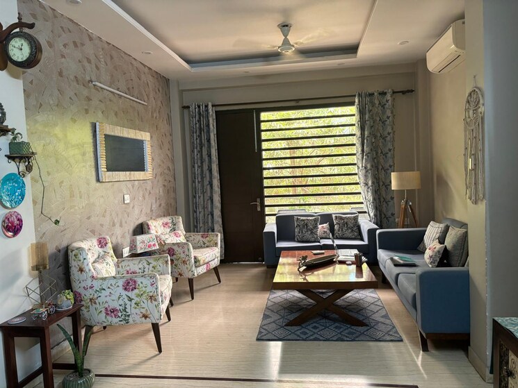 Living Room, vipul-world-plots 3.5 Bedroom 2160 Sq.Ft. Builder Floor In Sector 48 Gurgaon 8241550