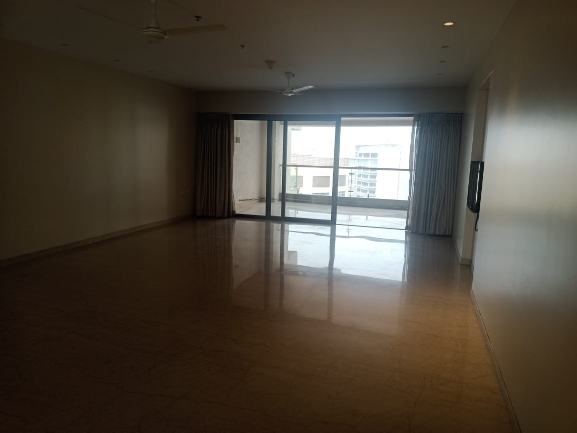 4 BHK + Extra Room Apartment For Sale in Sunteck Signia Pearl