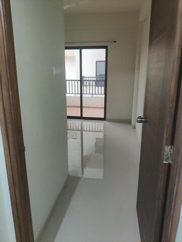 Room in 3 BHK Apartment at Besa – for Rent